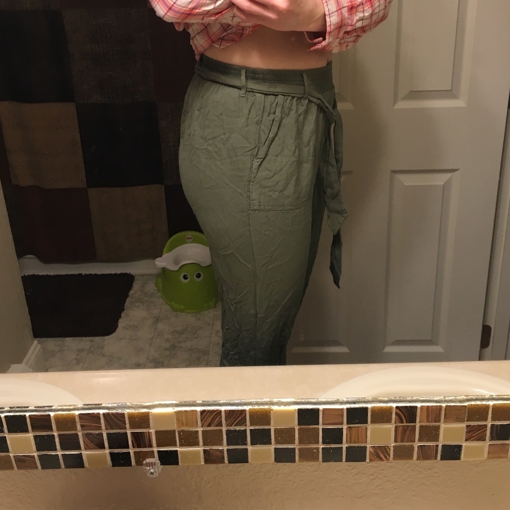 Hollister loose green jogger size Medium